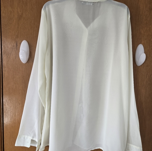 Nasty Gal, White Button-Up Shirt Size M.. - Picture 7 of 7